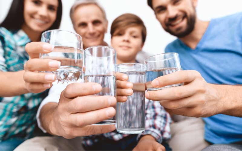 G�nl�k Su T�ketimi: Ne Kadar Olmal�, Faydalar� ve Zararlar�